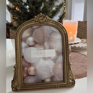 Rachel Zoe NWOT Victorian Gold Picture Frame 5x7  Cottagecore
Roses Farmhouse